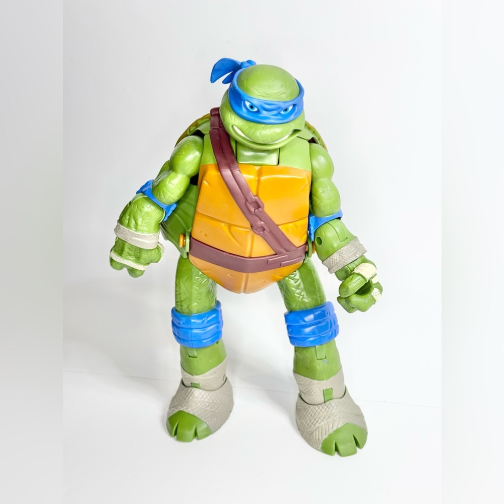 Teenage Mutant Ninja Turtles Mutations 11" Tall Giant Leonardo Pet Turtle TMNT